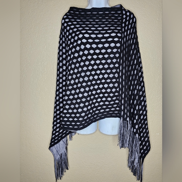 Max Edition Asymmetrica Poncho Women's L/XL Black &Grey Woven Waffle Knit Fringe - Picture 1 of 5